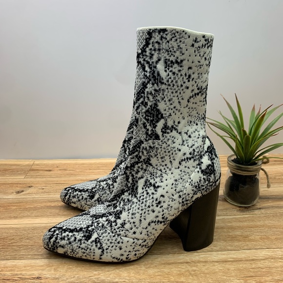 Steve Madden Trent knit bootie - Picture 4 of 11